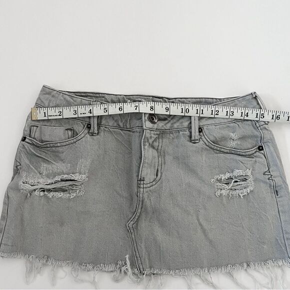 Bullhead Denim Mini Skirt Pac Sun Distressed  Size 5 - Picture 6 of 8